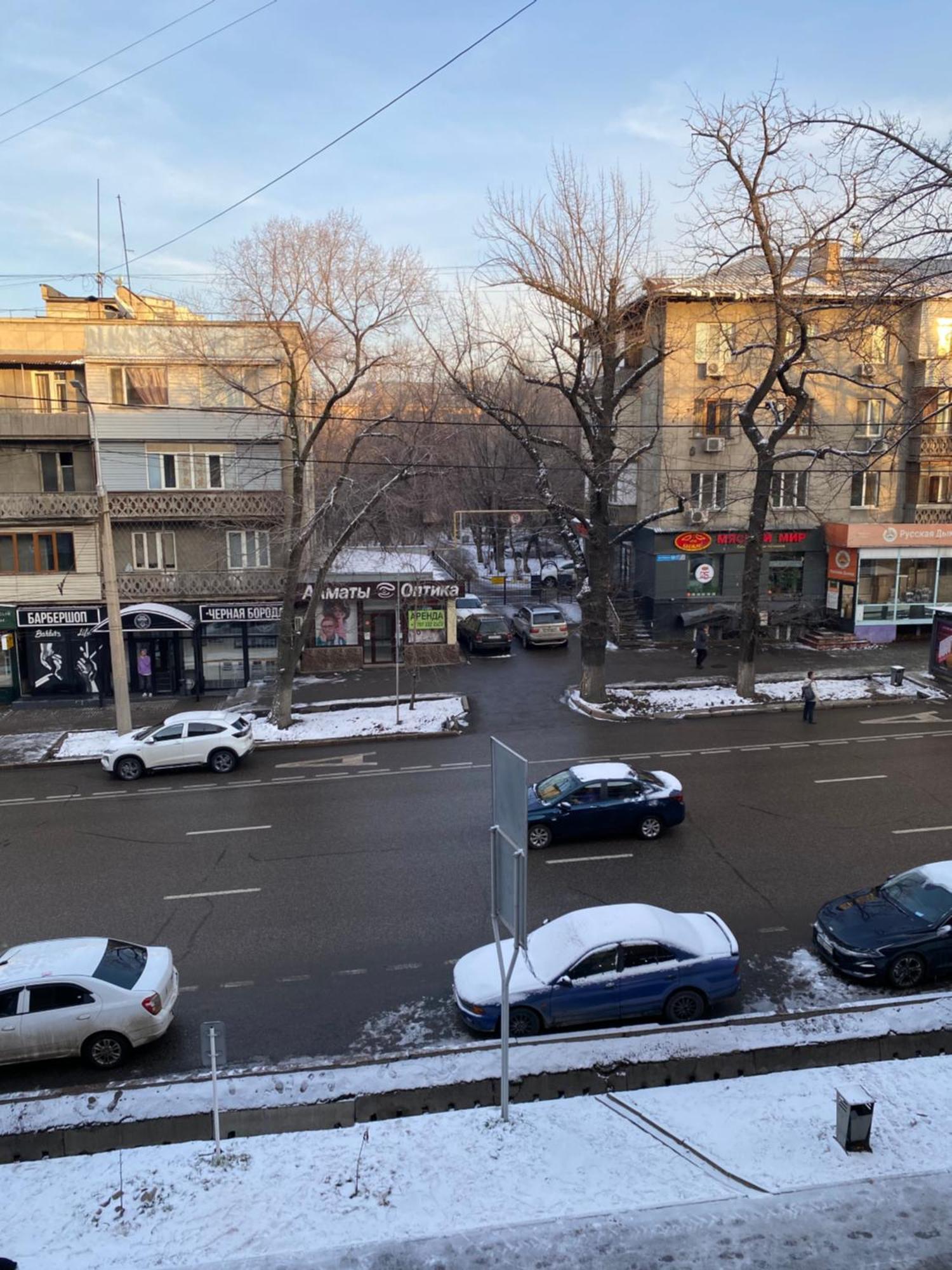Прекрасная квартира на Арбате в Алматы Екстер'єр фото